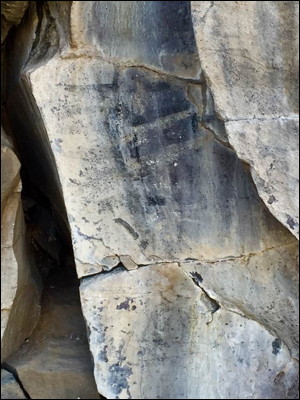 Sheepy Ridge Rock Writings. Photo.
